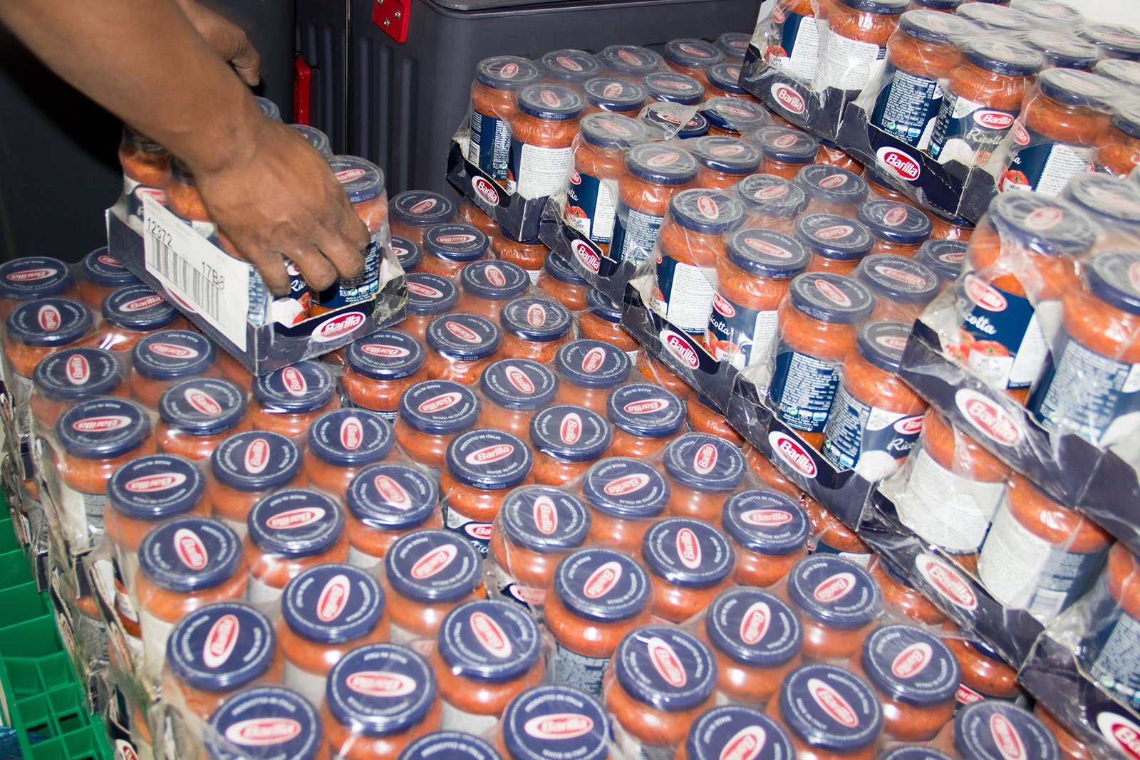 ميار تقدم لمستفيدي إطعام 120 الف عبوة من منتجات “باريلا”